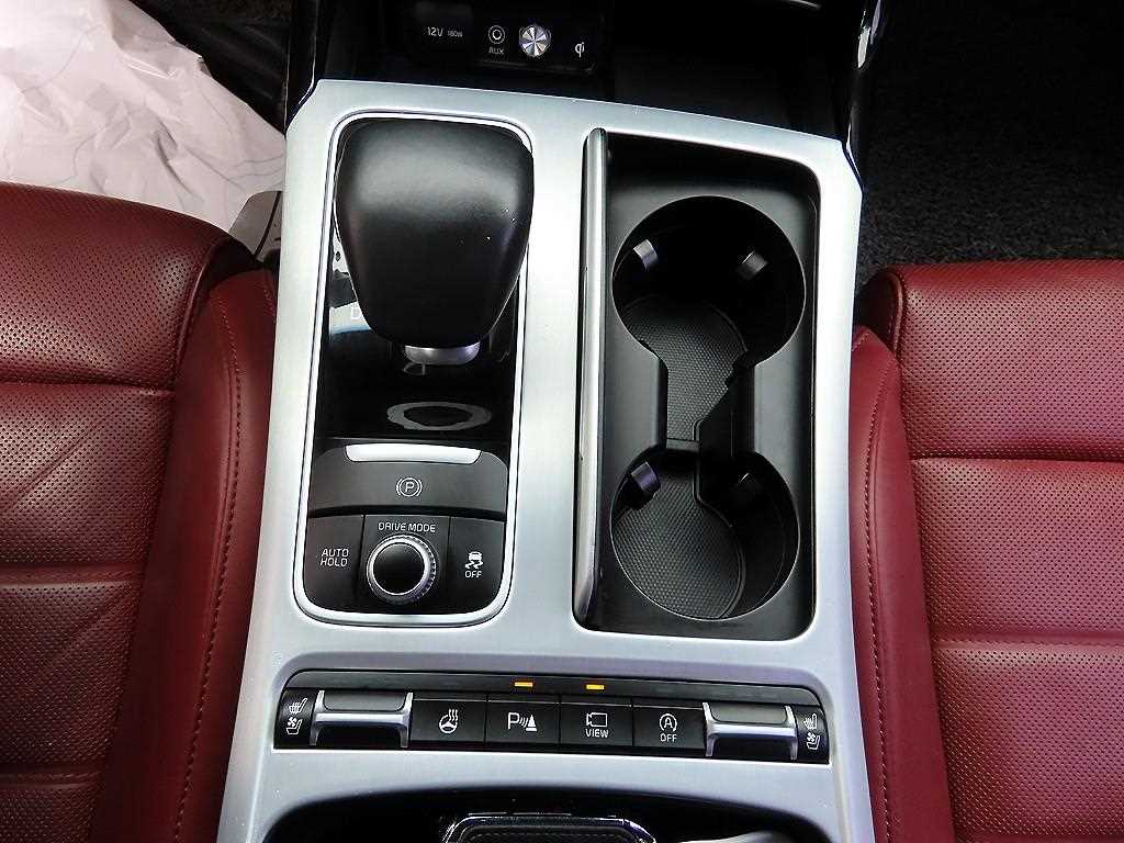 Kia Stinger — photo 11