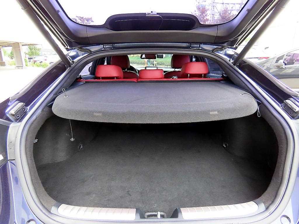 Kia Stinger — photo 16