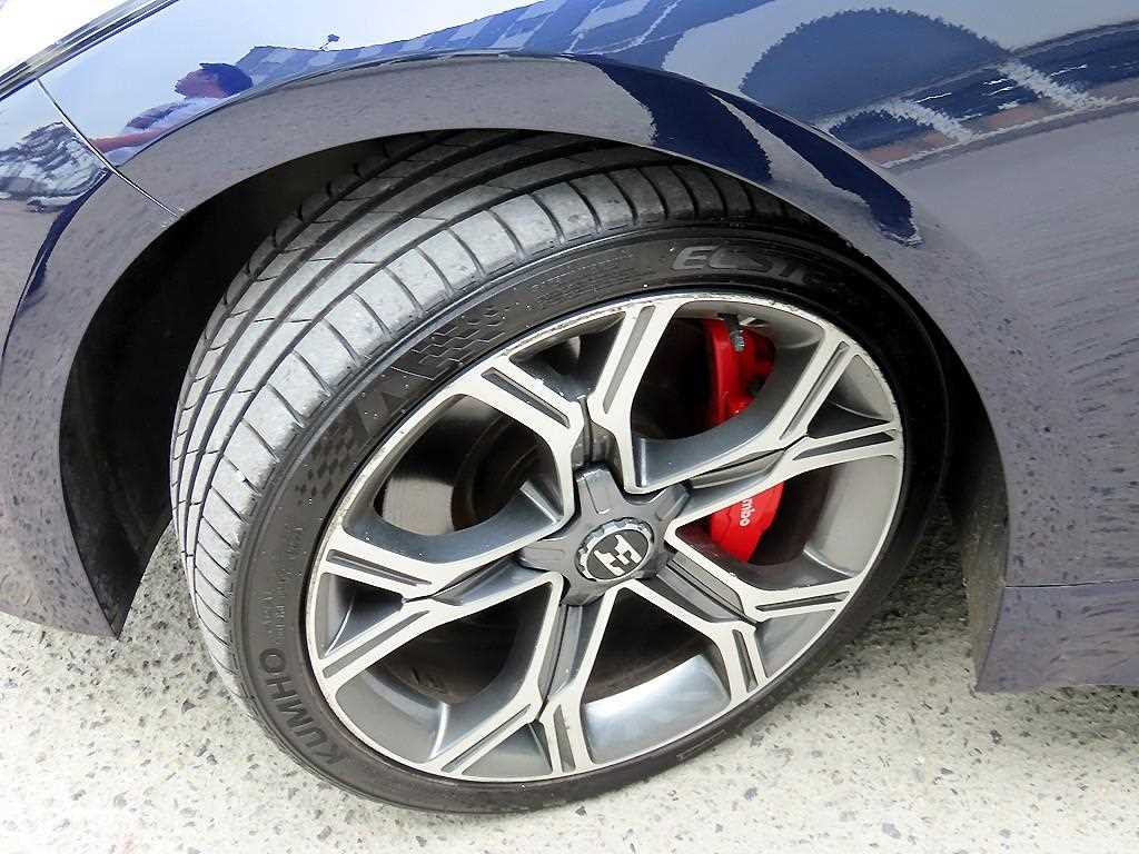 Kia Stinger — photo 20