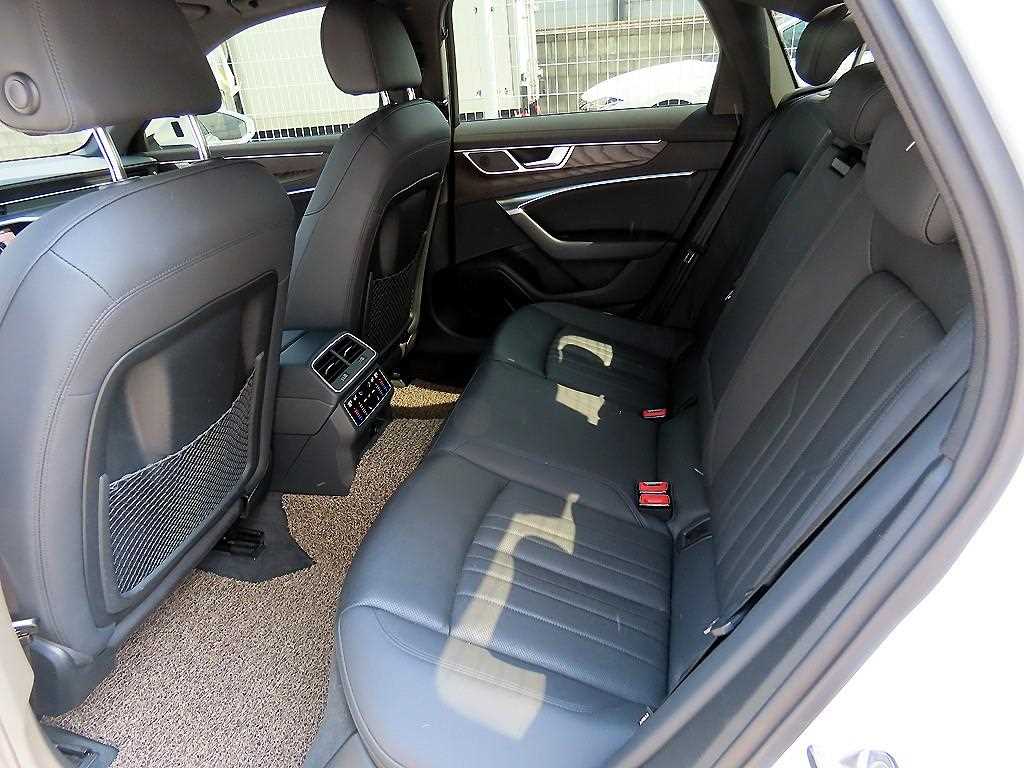 Audi A6 — photo 06