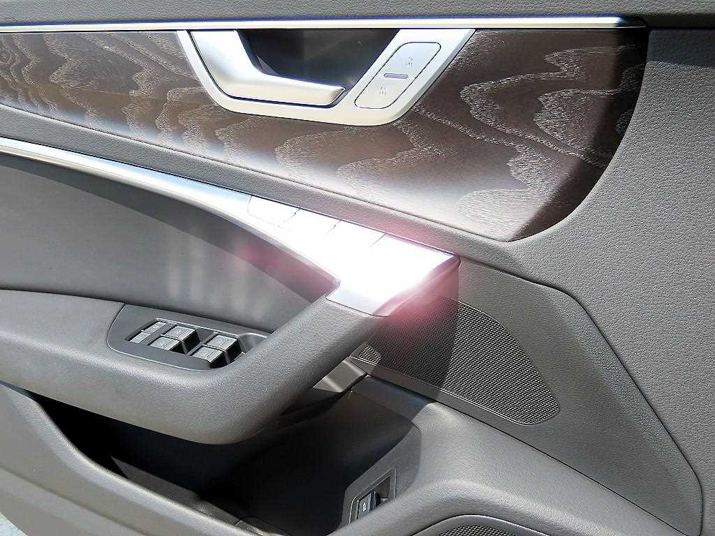 Audi A6 — photo 12