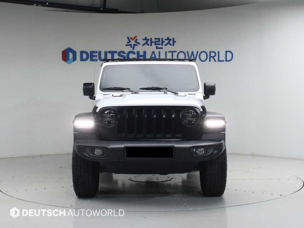 Jeep Wrangler — photo 03