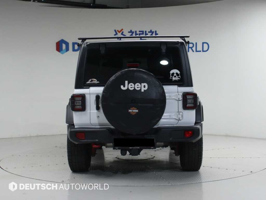 Jeep Wrangler — photo 04
