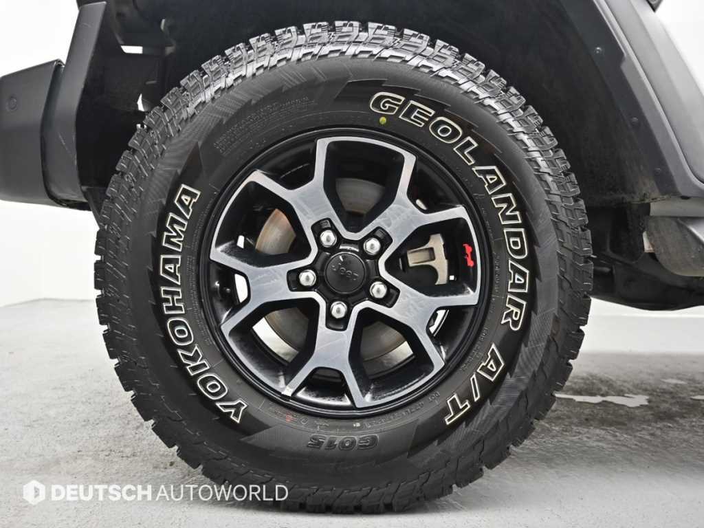 Jeep Wrangler — photo 05