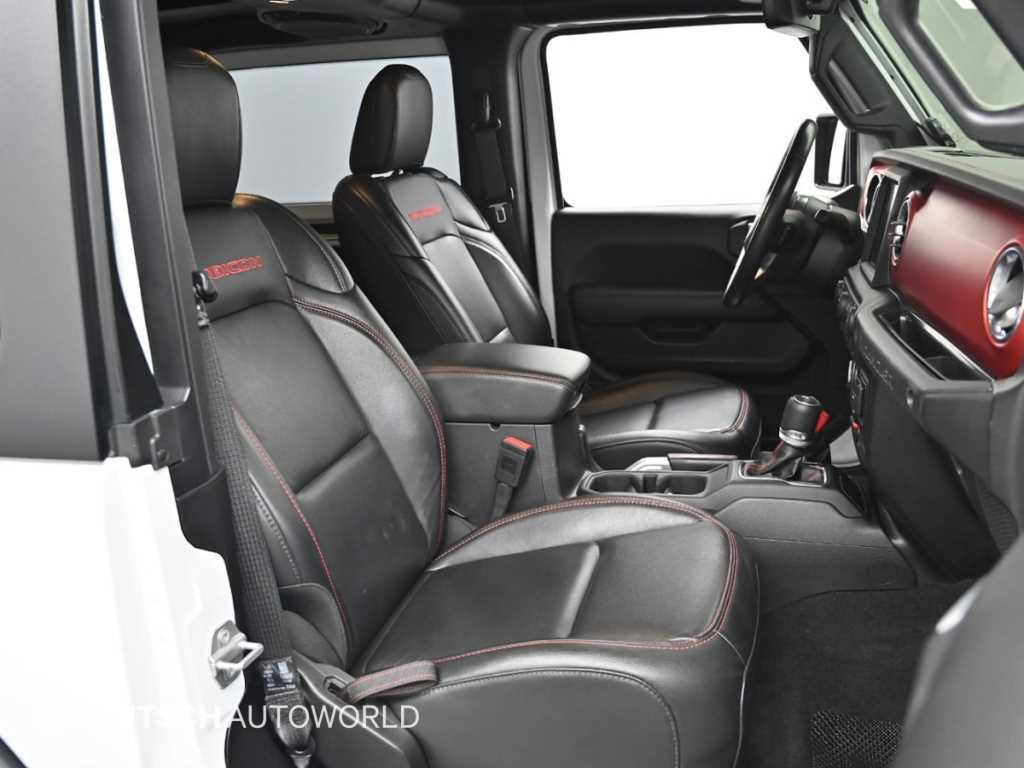 Jeep Wrangler — photo 10