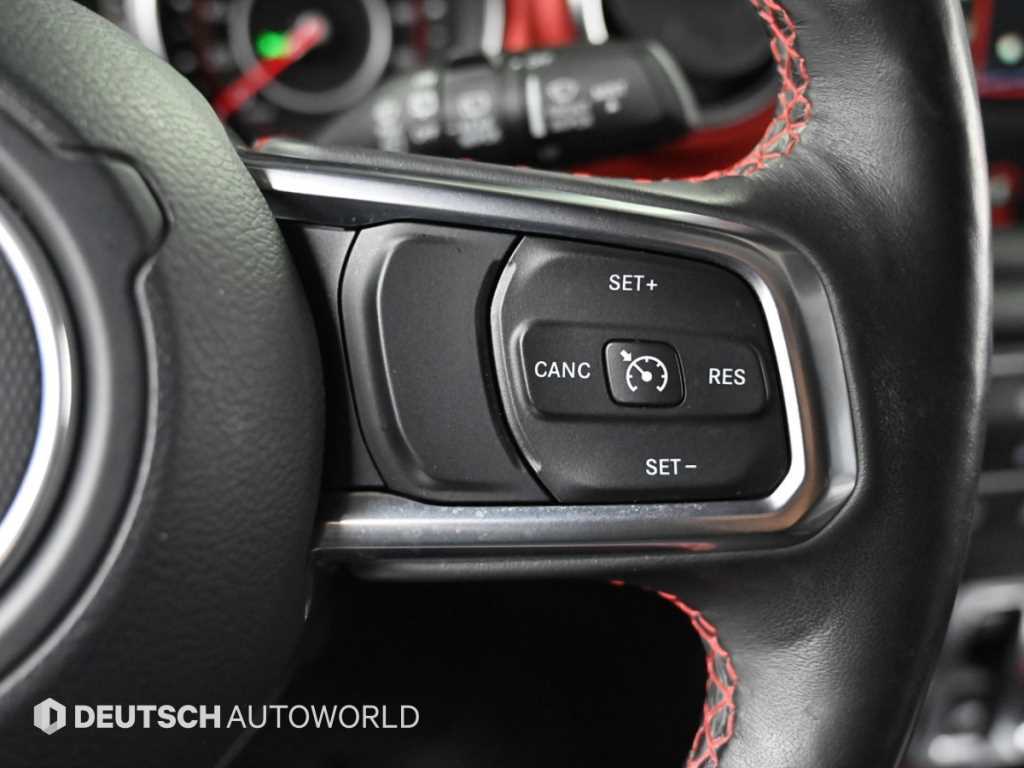 Jeep Wrangler — photo 18