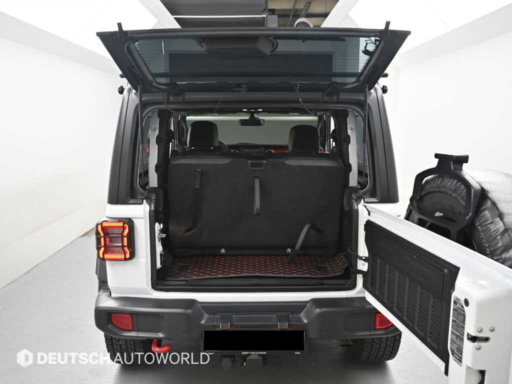Jeep Wrangler — photo 19