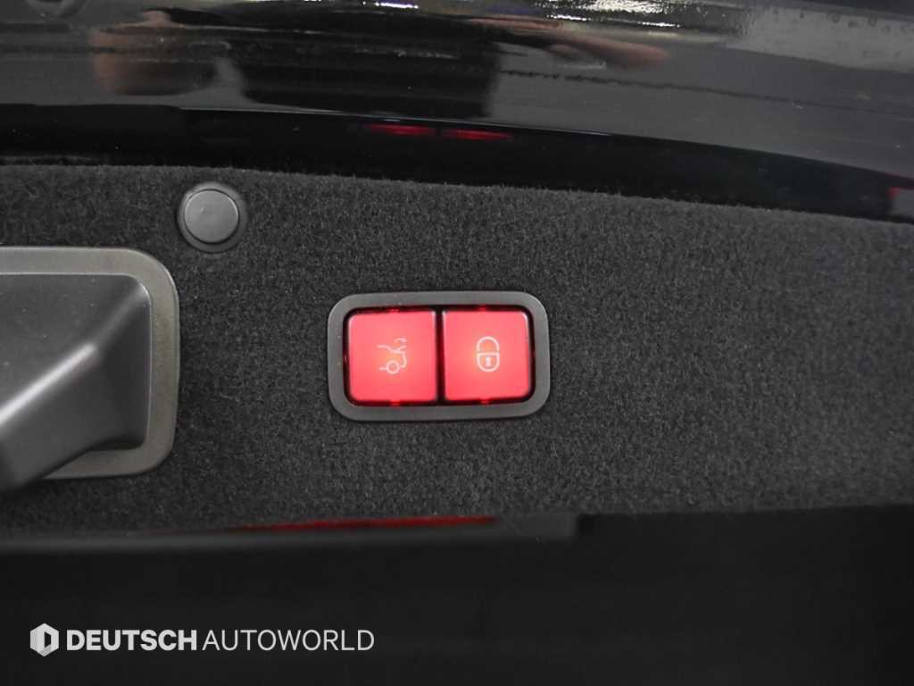 Mercedes-Benz S-Class — photo 20