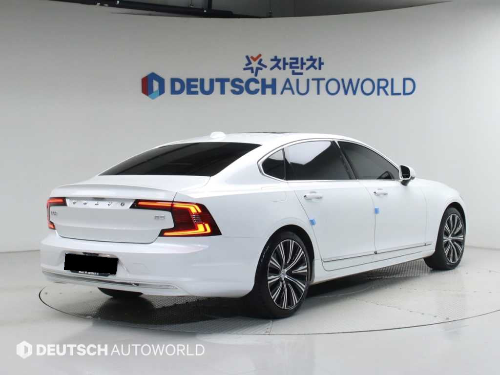Volvo S90 — photo 02