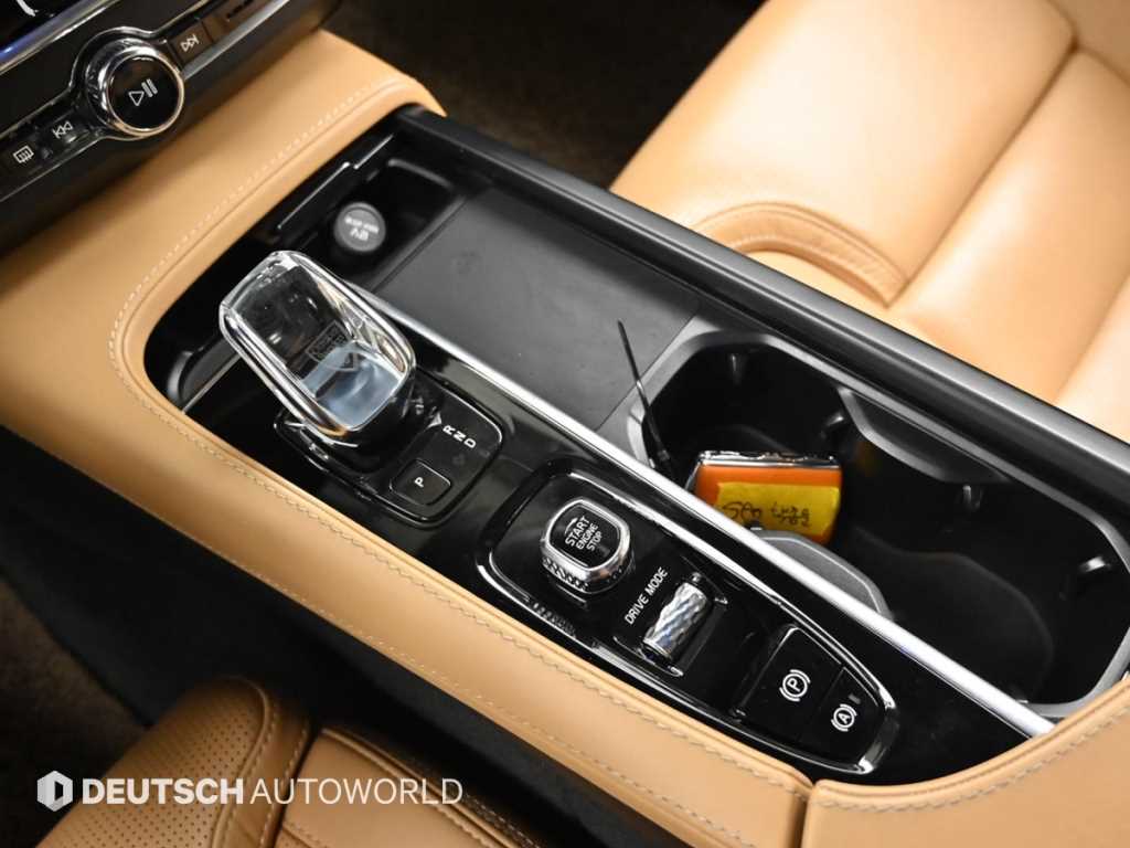 Volvo S90 — photo 09