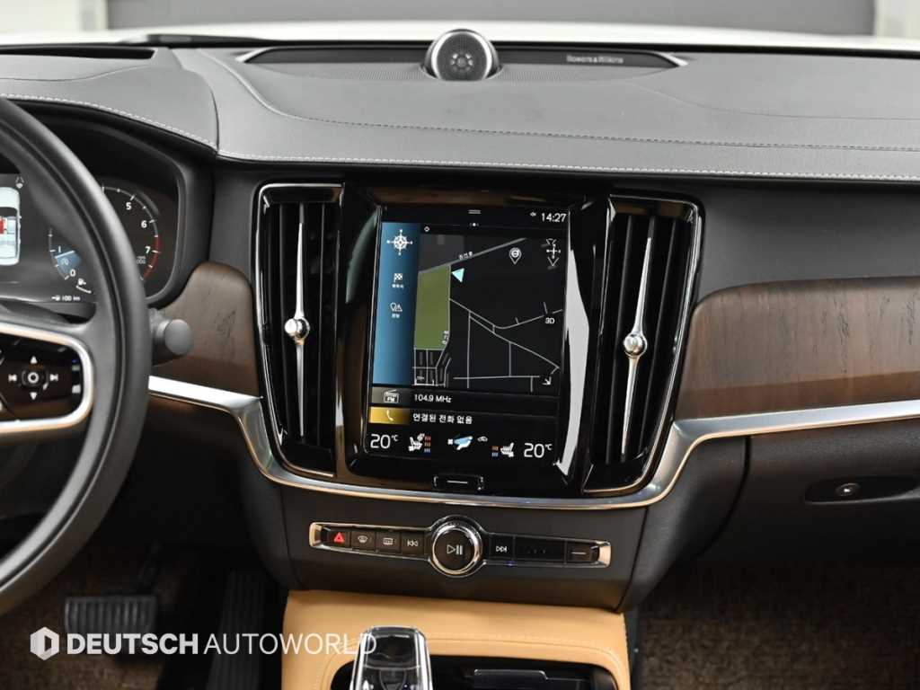 Volvo S90 — photo 14