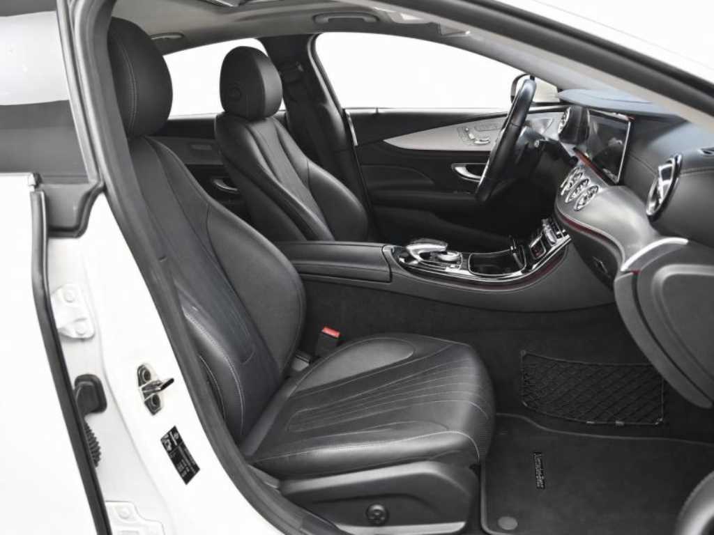 Mercedes-Benz CLS-Class — photo 10
