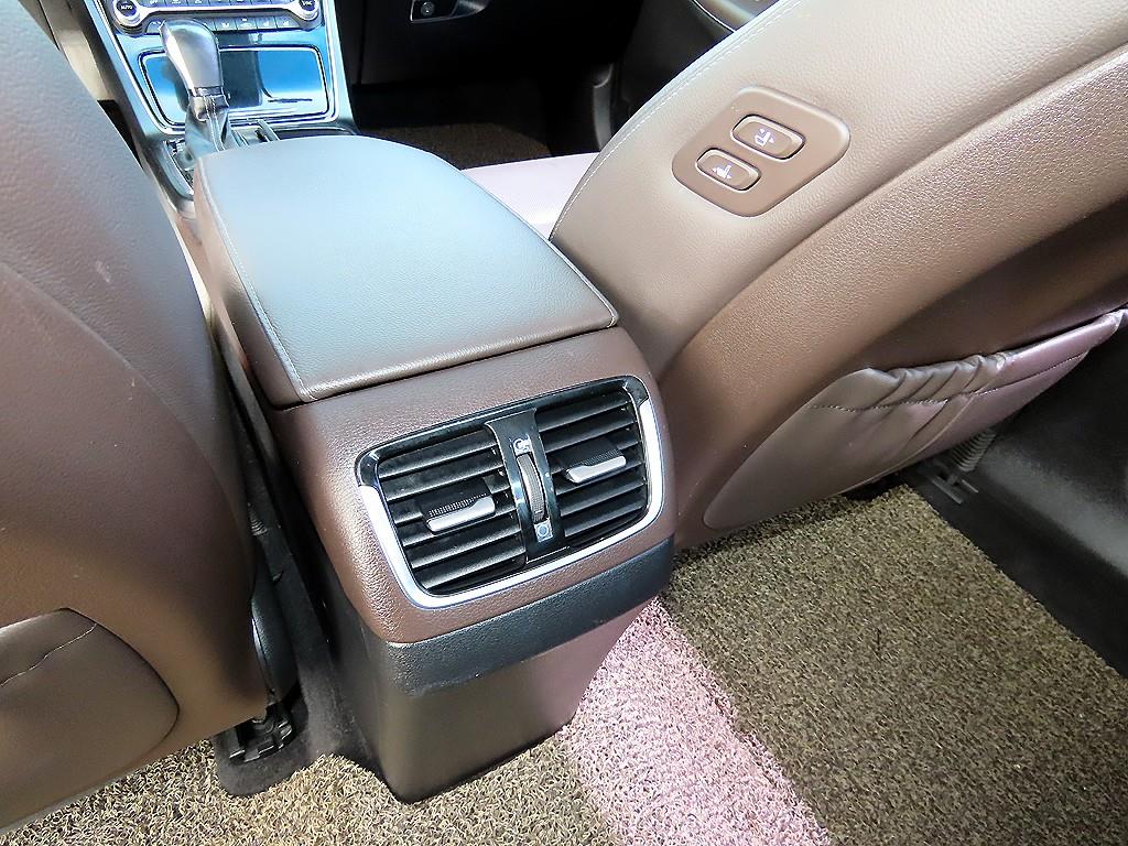 Hyundai Grandeur — photo 17