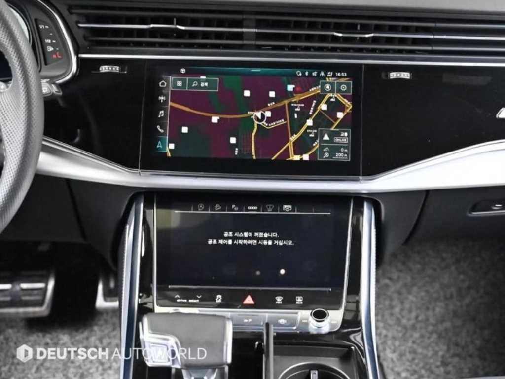 Audi Q7 — photo 14