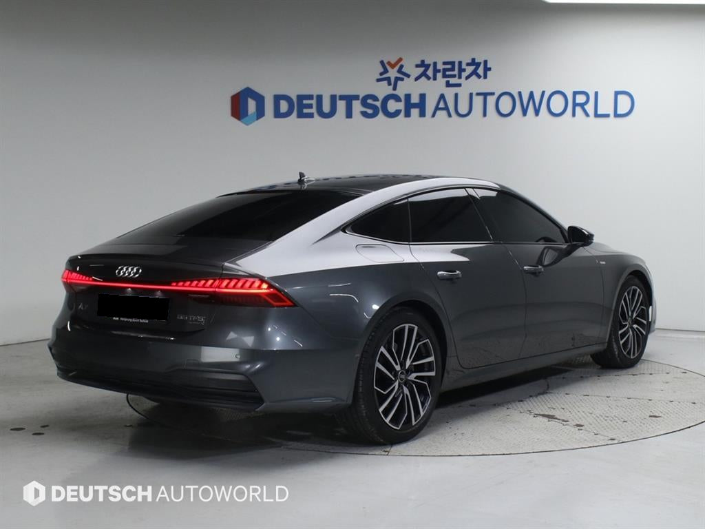 Audi A7 — photo 02