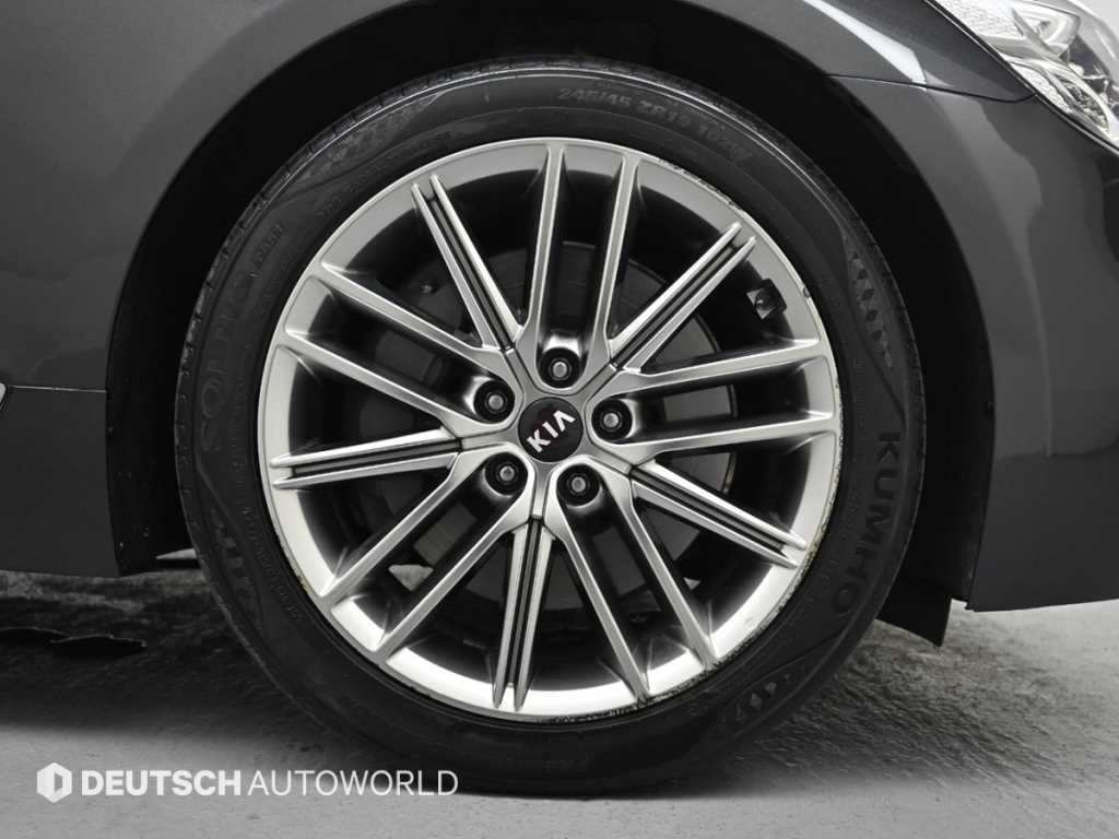 Kia K9 — photo 05
