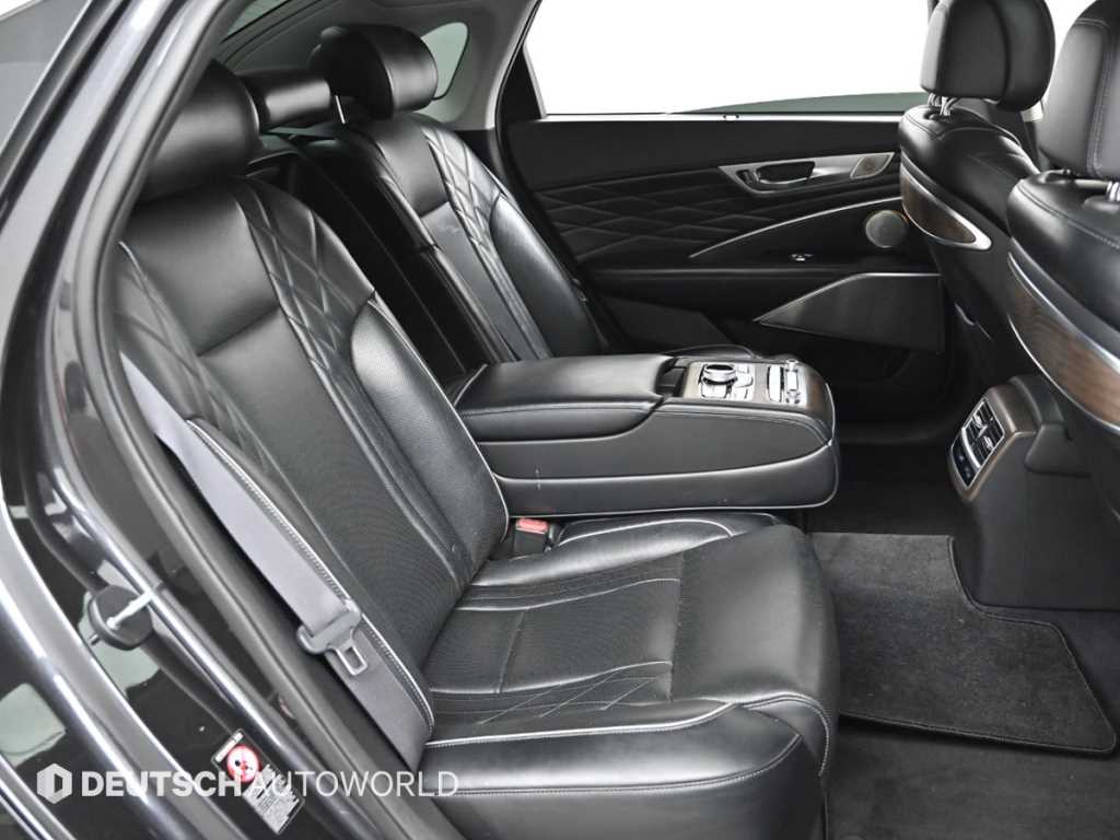 Kia K9 — photo 12