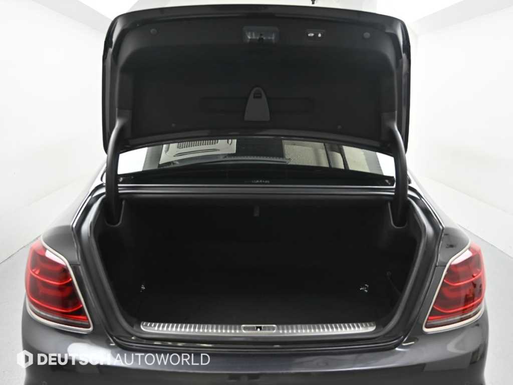 Kia K9 — photo 19