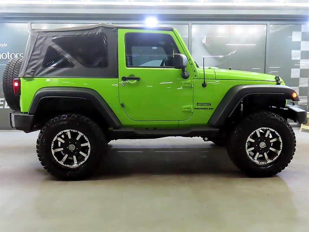 Jeep Wrangler — photo 03