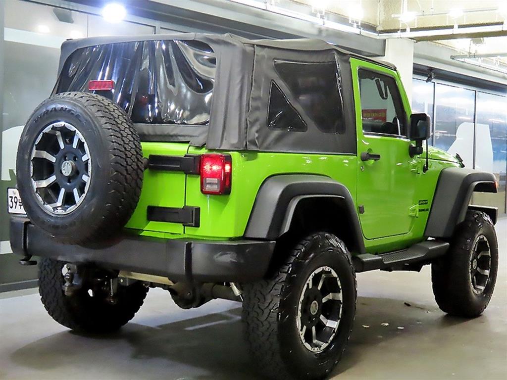 Jeep Wrangler — photo 04