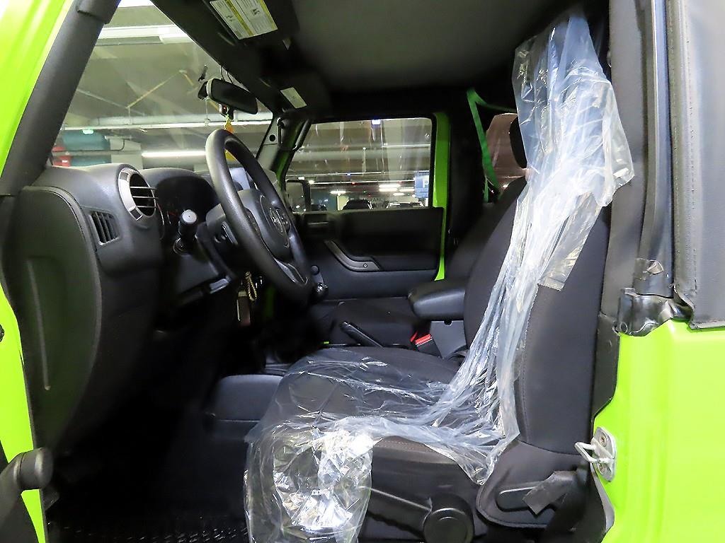 Jeep Wrangler — photo 06