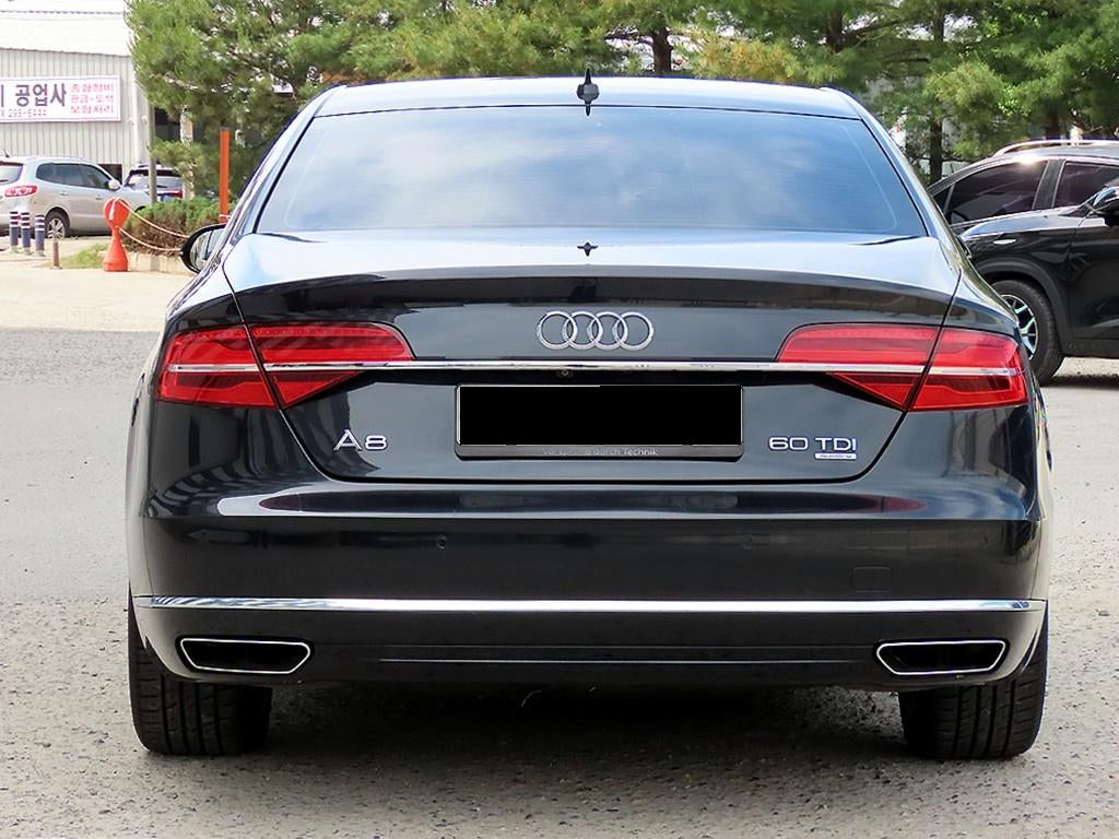 Audi A8 — photo 04