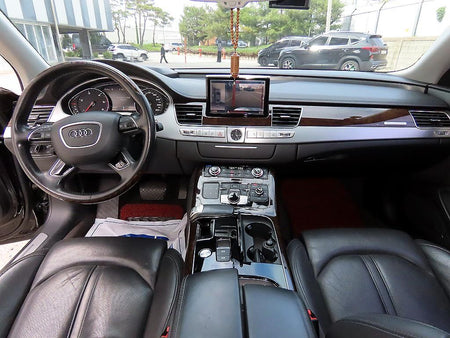 Audi A8 — photo 07