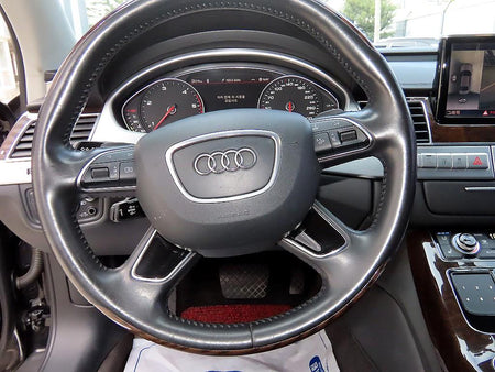 Audi A8 — photo 08