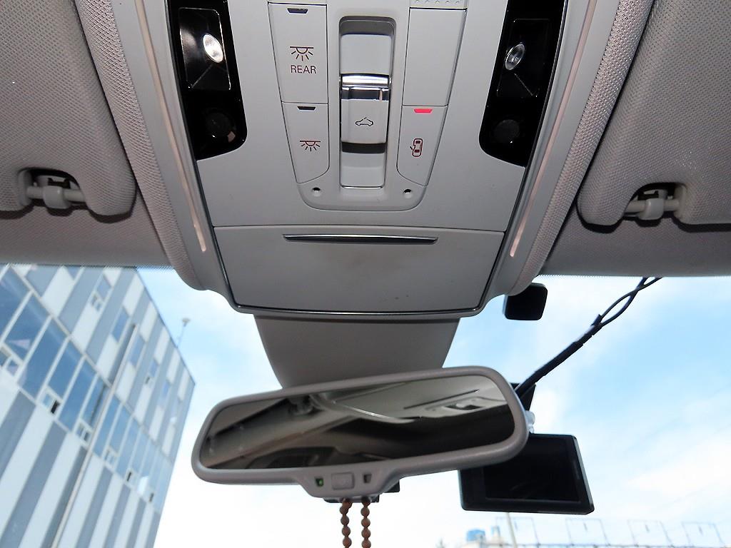 Audi A8 — photo 16