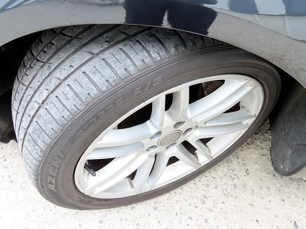 Audi A8 — photo 20
