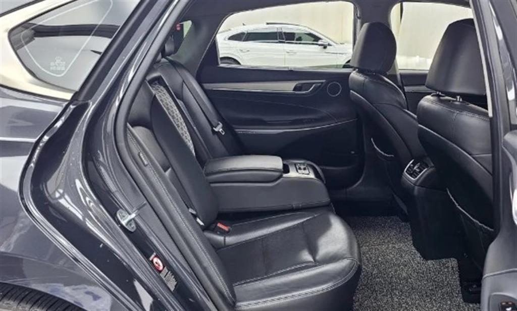 Hyundai Grandeur — photo 12