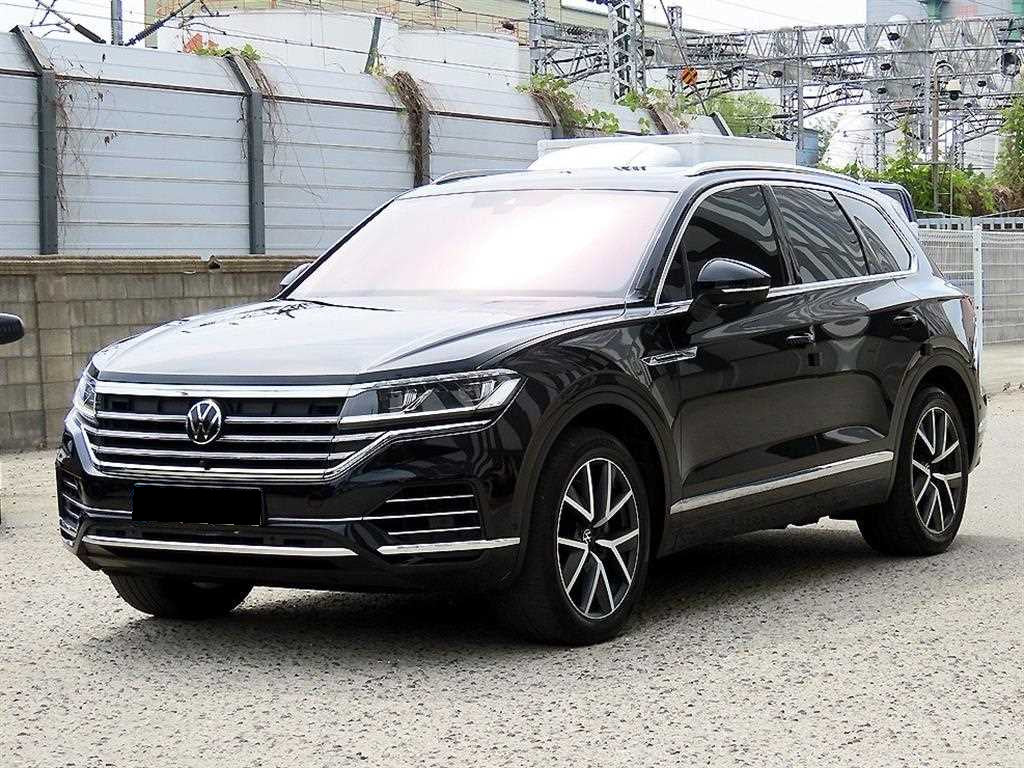 Volkswagen Touareg — photo 02