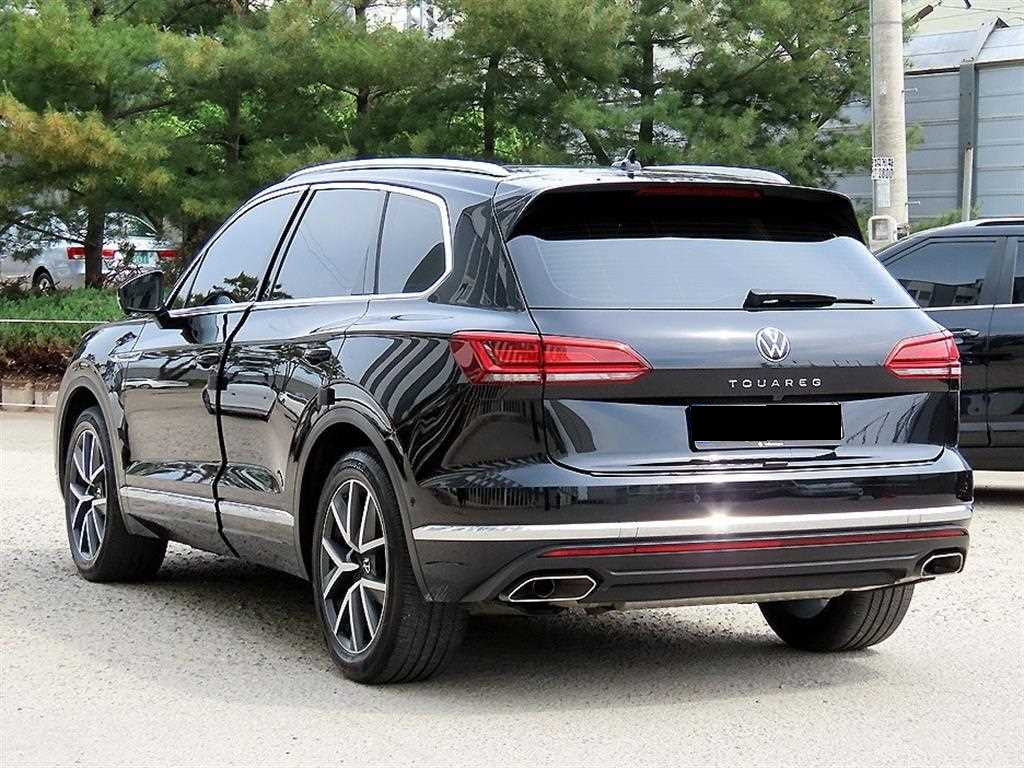 Volkswagen Touareg — photo 03