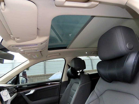Volkswagen Touareg — photo 16