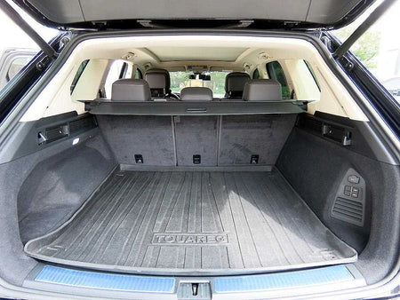 Volkswagen Touareg — photo 17