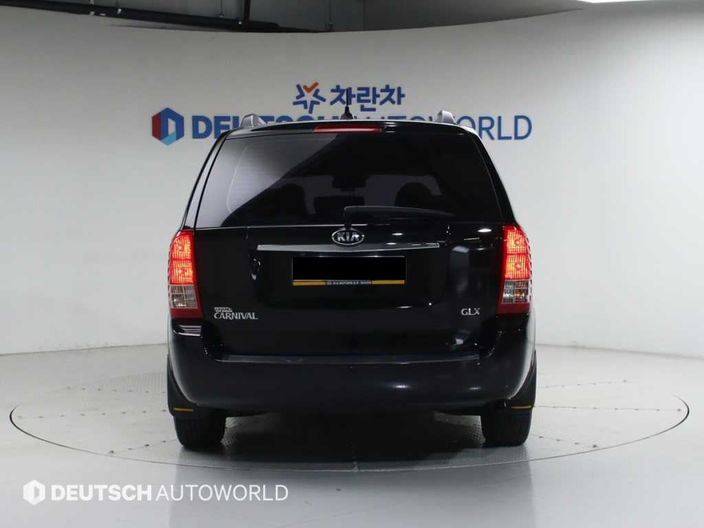 Kia Carnival — photo 04