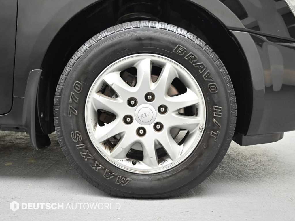Kia Carnival — photo 05