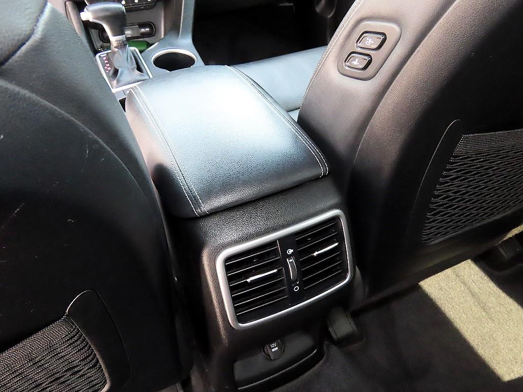 Kia Sportage — photo 17