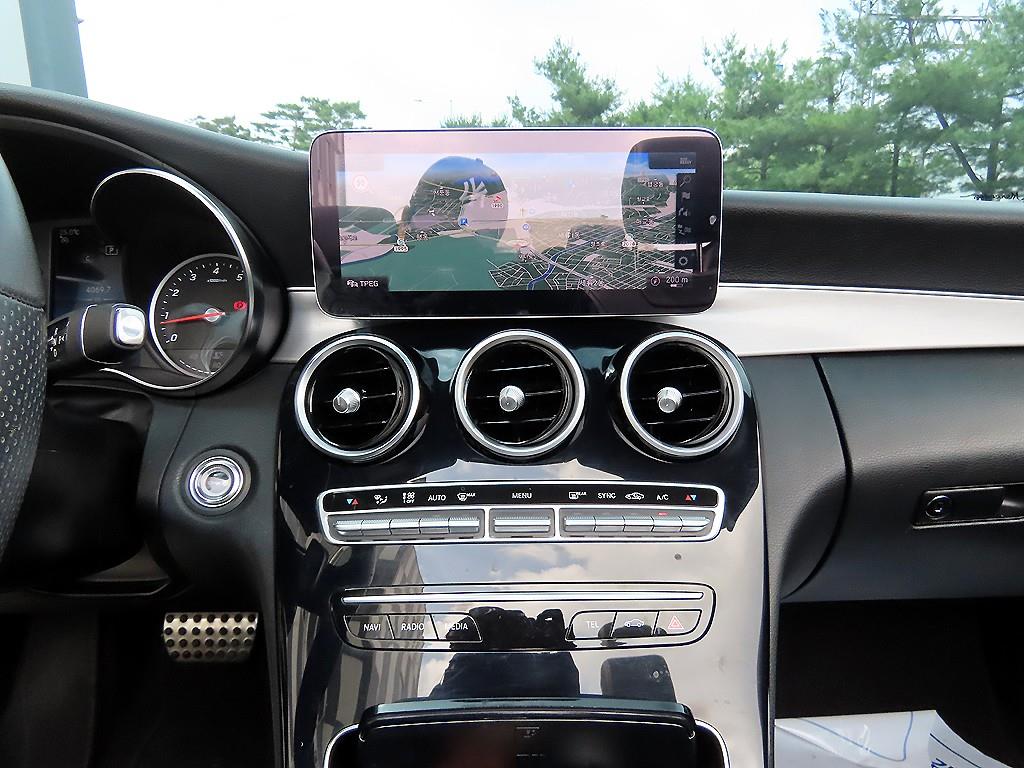 Mercedes-Benz C-Class — photo 15