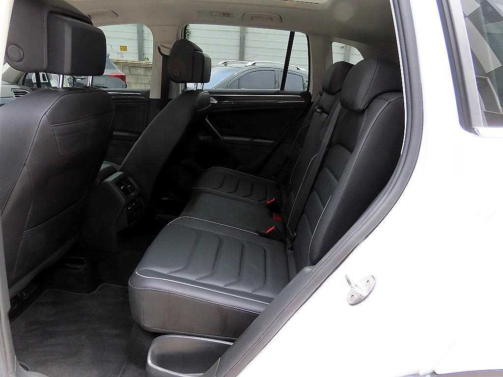 Volkswagen Tiguan — photo 06