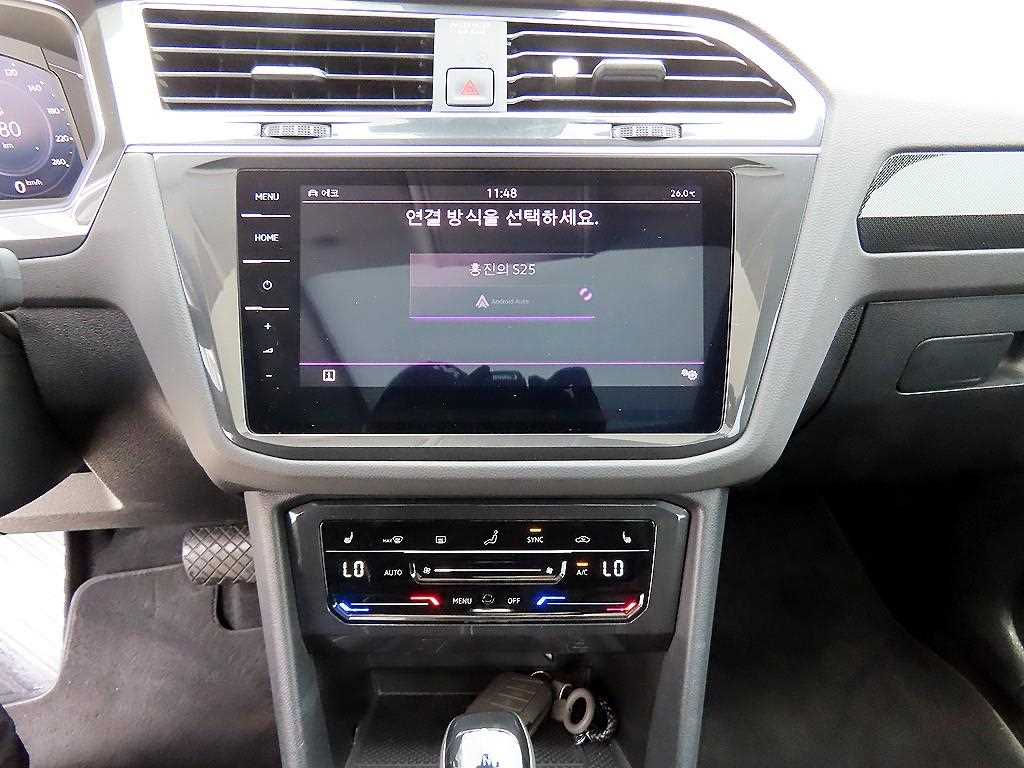 Volkswagen Tiguan — photo 13