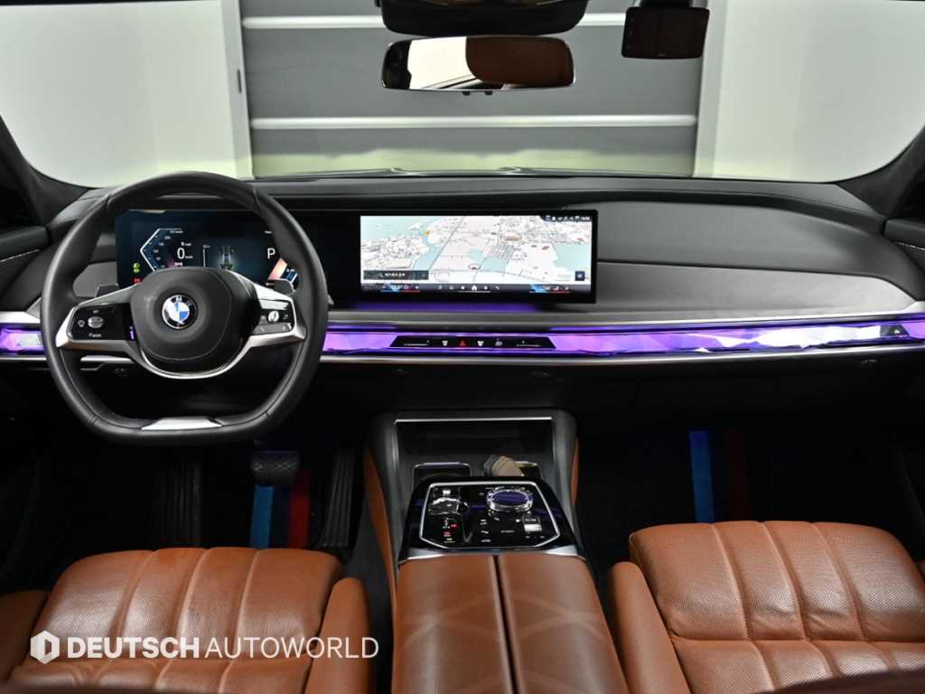 BMW 7-Series — photo 07