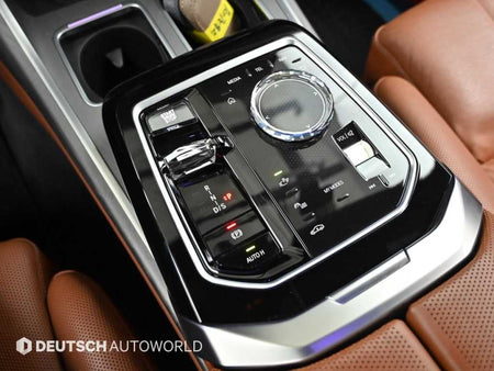 BMW 7-Series — photo 09
