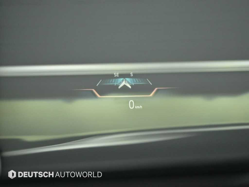 BMW 7-Series — photo 17