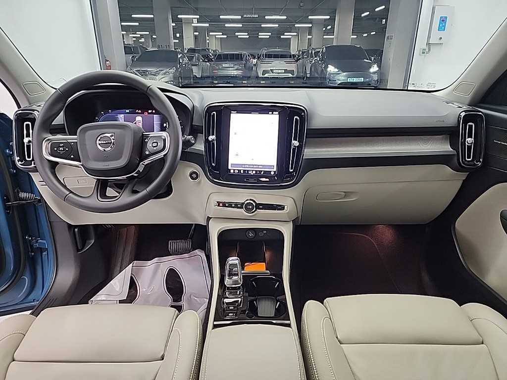 Volvo XC40 — photo 07
