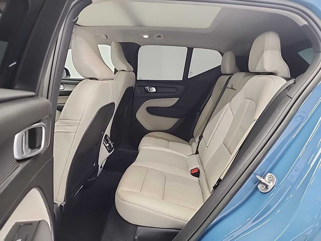 Volvo XC40 — photo 12