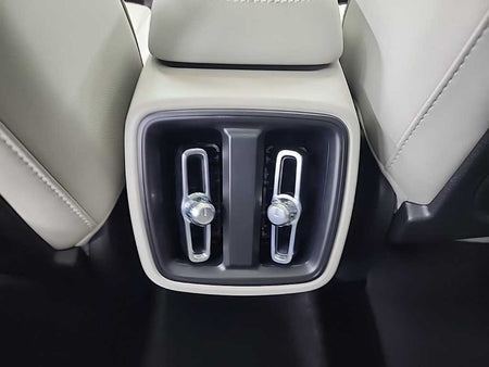 Volvo XC40 — photo 13