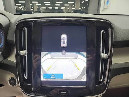 Volvo XC40 — photo 16