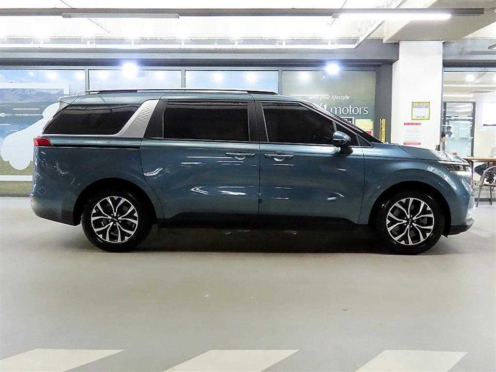 Kia Carnival — photo 03