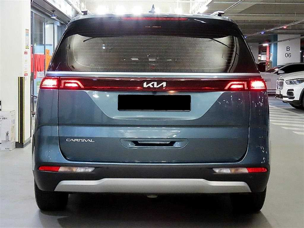 Kia Carnival — photo 05